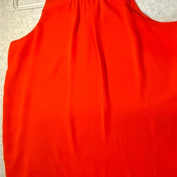 🌸🌸 Vince Camuto Bold Red Sleeveless Top - Picture 3 of 4